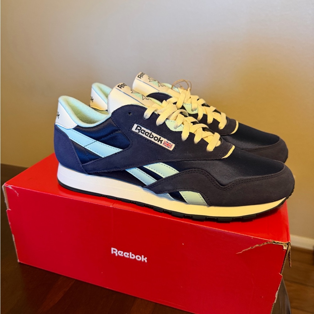 Reebok Classics Dark Blue and Sky Blue Sneakers SZ 12 MENS NEW DS - Picture 2 of 7